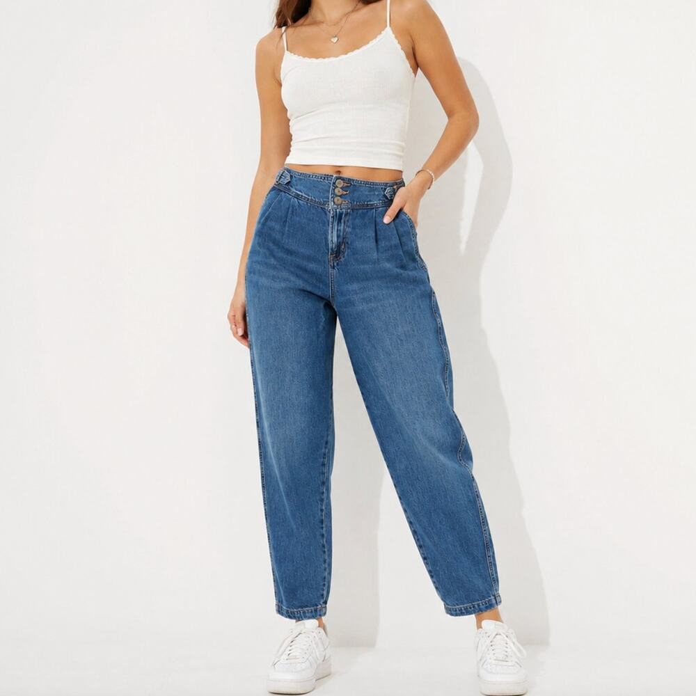 American Eagle Relaxed Mom Jeans High Rise Barrel Jeans Size 4